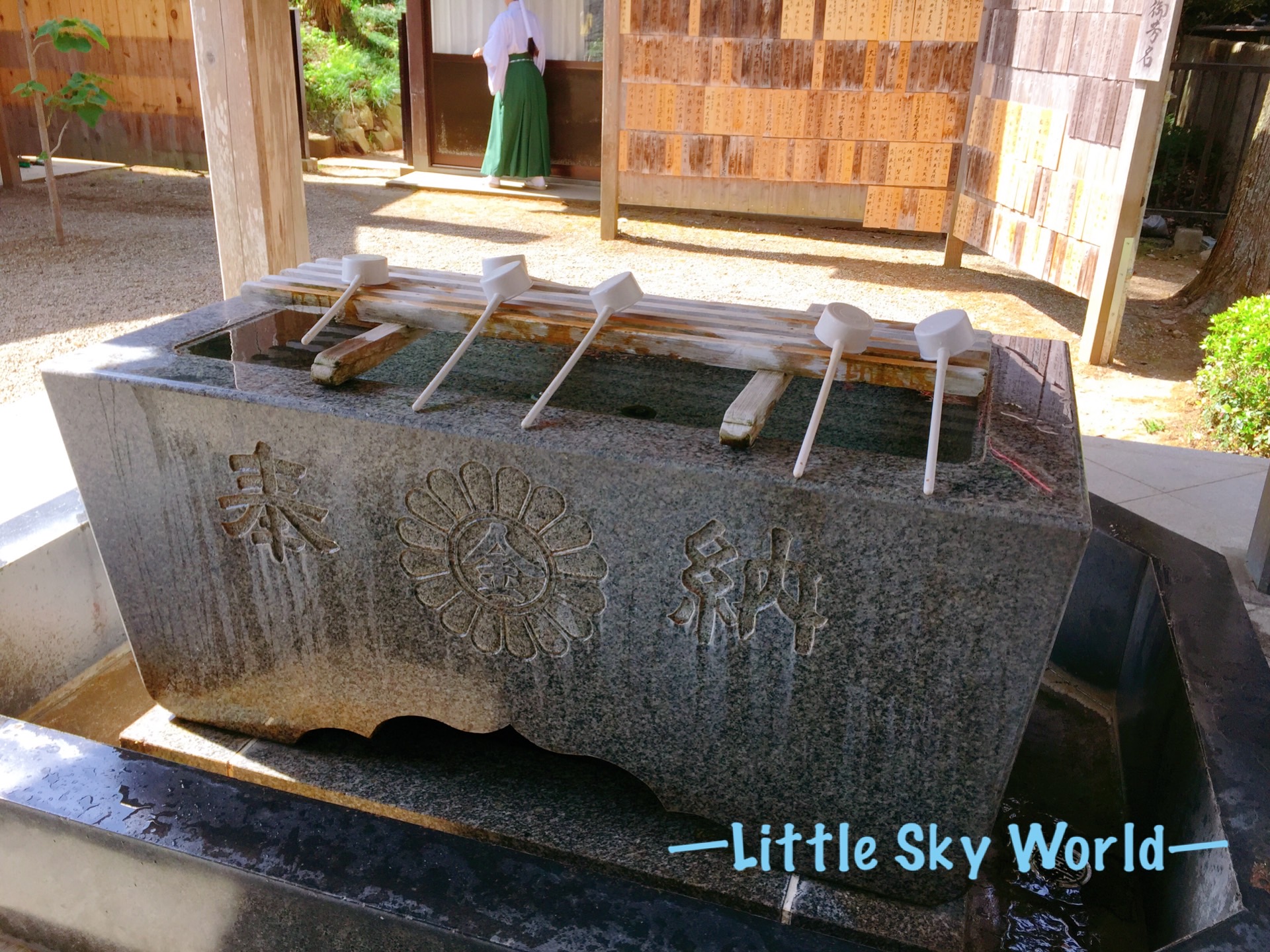 神社著迷 金運能量點 金蛇水神社 Kanahebi Jinja Little Sky World